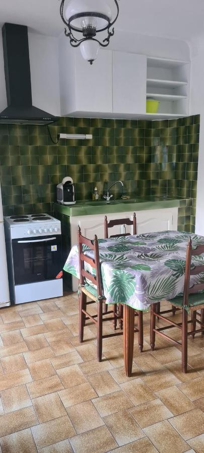 Apartamento Entrecasteaux T1 Saisonnier Exterior foto